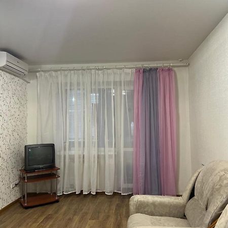 Квартира Недалеко От Центра Города Kharkiv Bagian luar foto